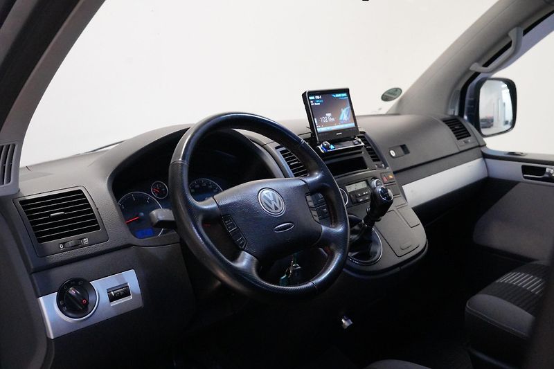 Volkswagen Multivan - fotka 5 z 6