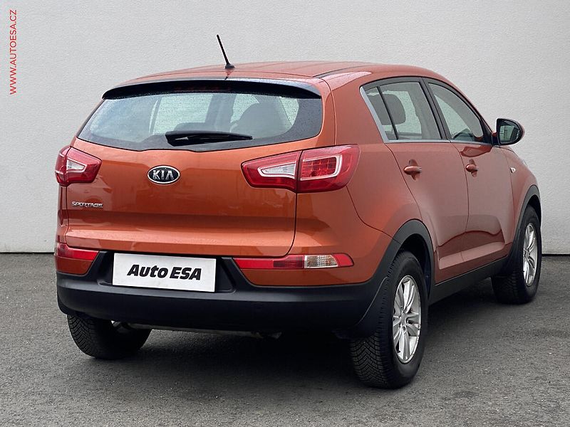 Kia Sportage (2012) 1.6 GDI, ČR, AC, el. výbava - fotka 4 z 13