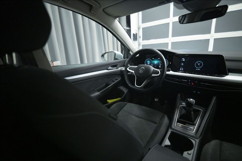 Volkswagen Golf 1,5 TSI KEYLESS KAMERA VÝHŘEV - fotka 13 z 42