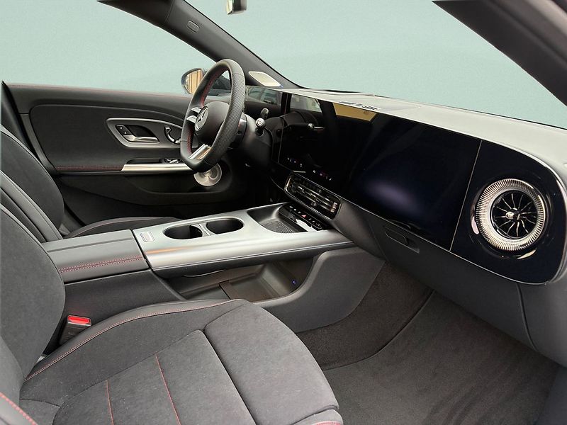 Mercedes-Benz CLA (2025) 220 4MATIC - fotka 12 z 15