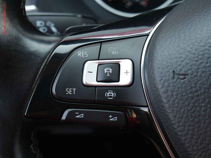 Volkswagen Tiguan Allspace (2021) 2.0 TDi 4Motion, 1.maj,ČR - fotka 15 z 22