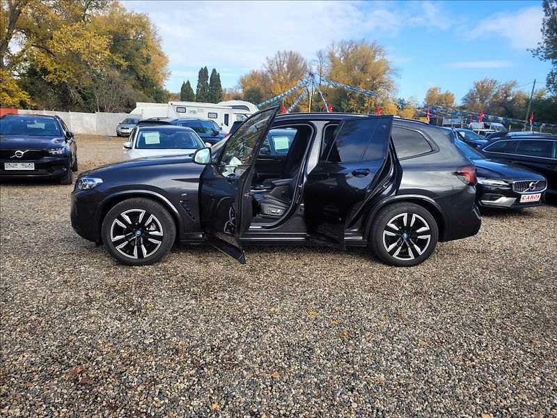 BMW iX3 0,0 80kWH,210kw,M-sport,led,SO - fotka 17 z 50