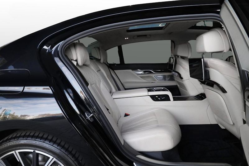 BMW Řada 7 740ld xDrive - fotka 9 z 40