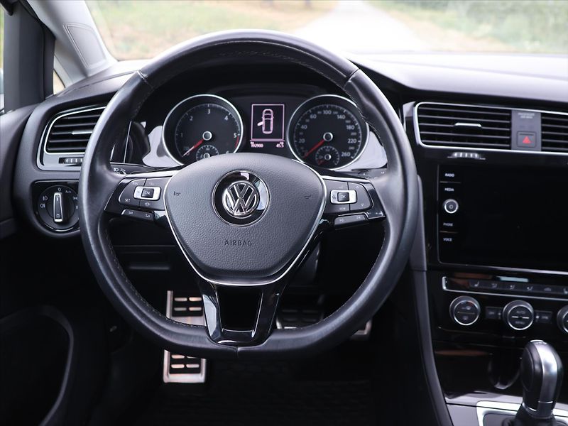 Volkswagen Golf 2.0 TDI 110kW DSG LED Join Taž - fotka 19 z 32