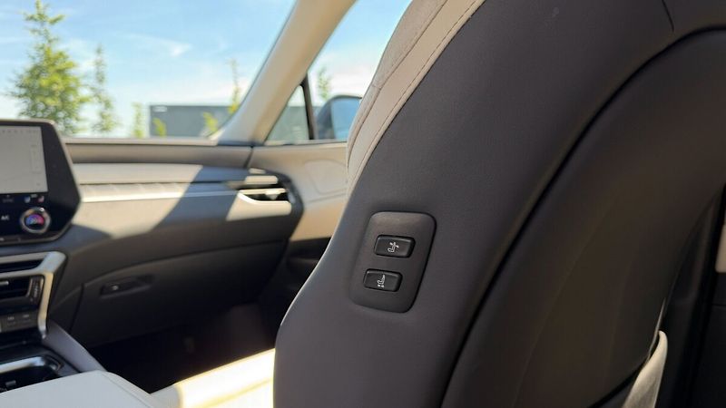 Lexus RX 450h plus 450H 2,5 PHEV LUXURY - fotka 8 z 29