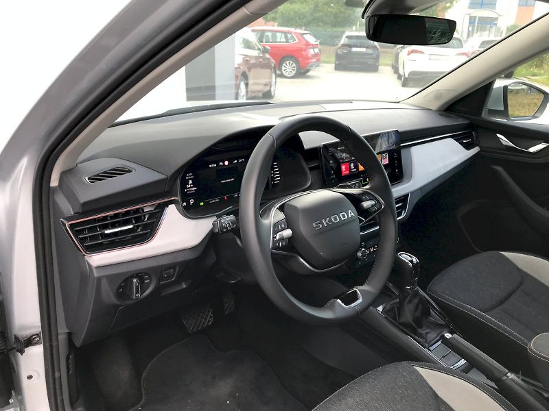 Škoda Kamiq (2025) SELEC TSI 110/1.5 A7F - fotka 20 z 27