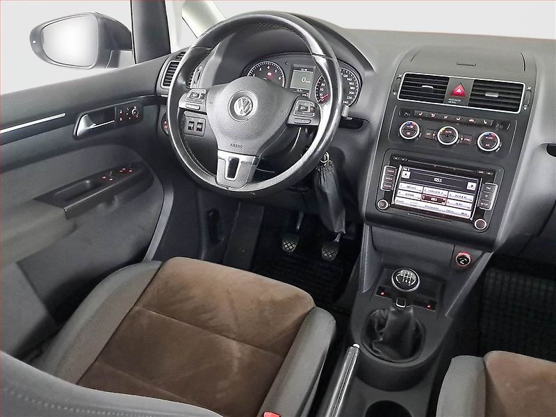 Volkswagen Touran (2013) 1.4 TSI, 7 míst, Tempomat - fotka 7 z 22