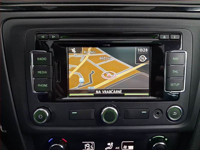 Škoda Rapid (2014) Spaceback 1.6 TDI, Serv.kniha - fotka 13 z 19