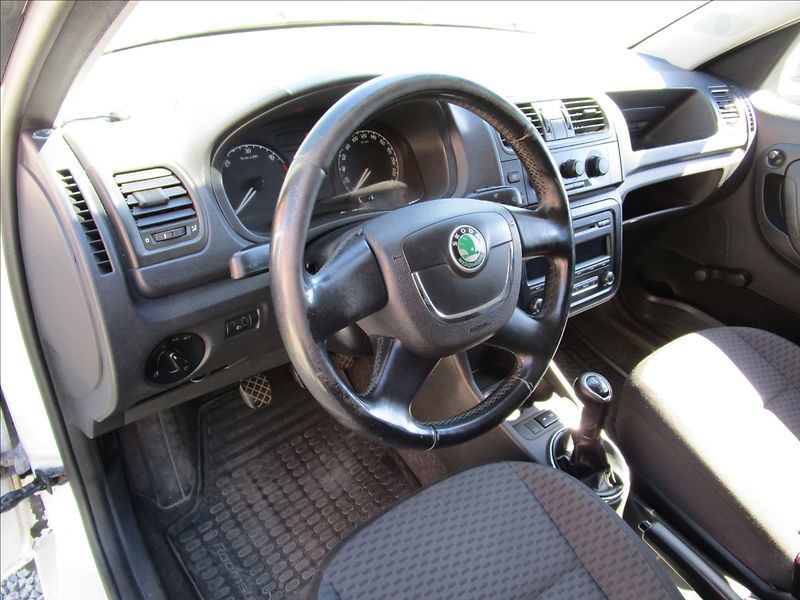 Škoda Praktik 1.4TDi Klima - fotka 9 z 33