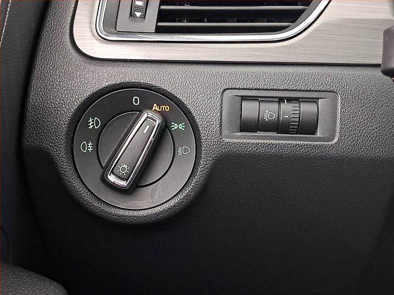 Škoda Rapid (2017) Spaceback 1.2 TSI, Serv.kniha - fotka 17 z 19