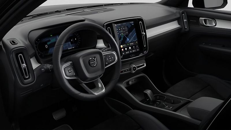 Volvo XC40 (2026) Black Edition B3 Plus,360°KAM. - fotka 10 z 10