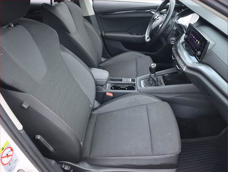 Škoda Octavia (2022) Ambition 2.0 TDI, Tempomat - fotka 9 z 20