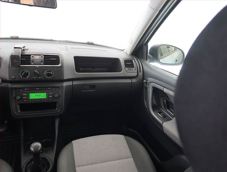 Škoda Fabia (2011) 1.2 TSI, Serv.kniha, po STK - fotka 8 z 15
