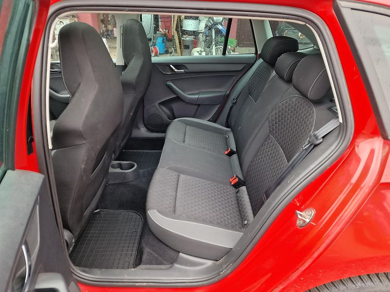 Škoda Rapid 1,6TDI 85KW STYLE PLUS  - fotka 8 z 18