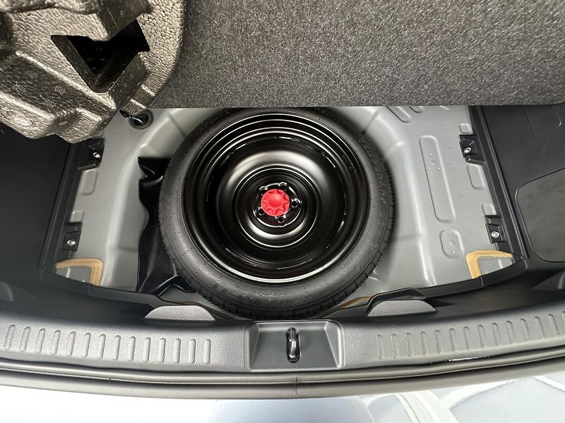 Toyota Yaris (2026) 1.5 HEV Comfort Business - fotka 17 z 24