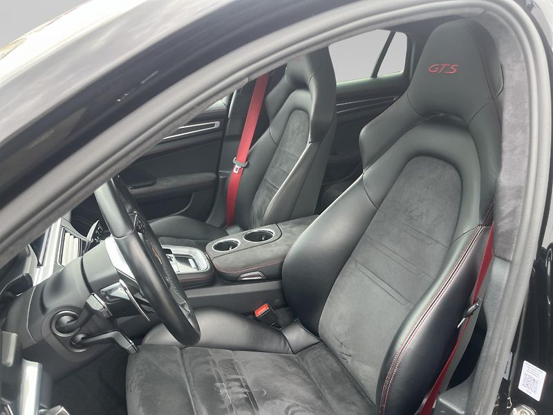 Porsche Panamera (2019) GTS - fotka 15 z 30