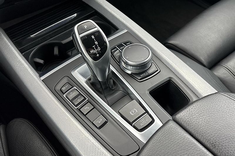 BMW X5 xDrive30d - fotka 24 z 26