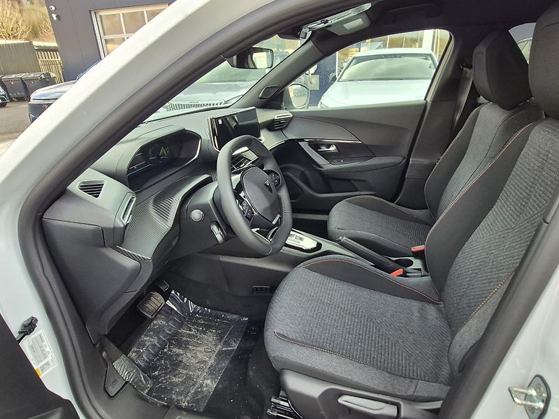 Peugeot 2008 (2026) BUSINESS Hybrid 145 e-DCS6 - fotka 8 z 22