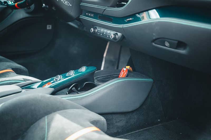 Ferrari F8 (2022) Tributo Special Tailor Made  - fotka 57 z 60