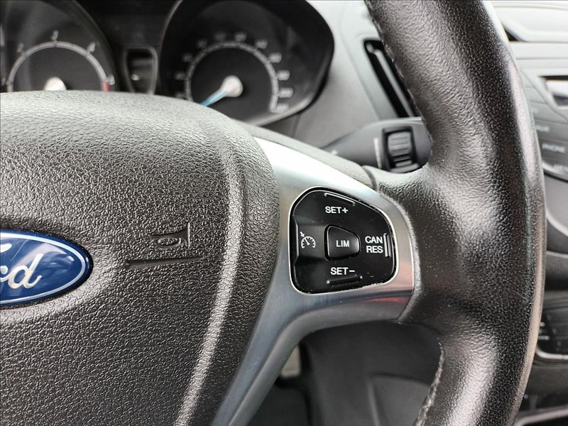 Ford Tourneo Courier 1,5 TDCI,ČR,SERVISKA,ROZVODY - fotka 29 z 37