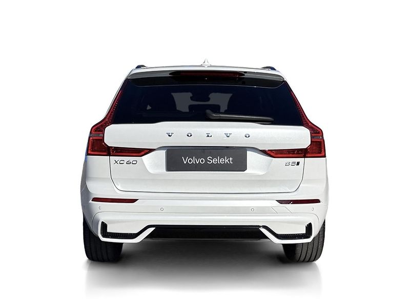 Volvo XC60 B5 AWD // PLUS DARK // 1.maj.  - fotka 4 z 44
