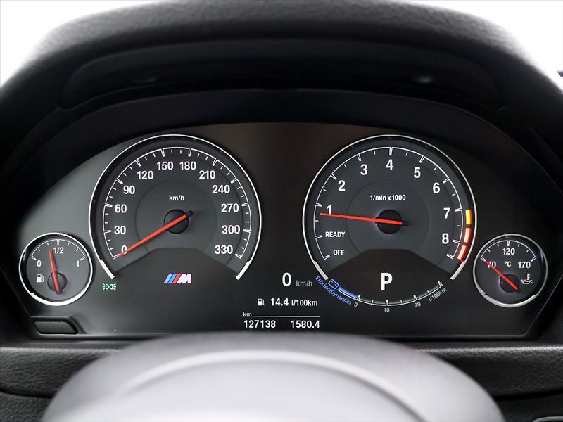 BMW M4 3,0 Competition 331kW Aut CZ - fotka 19 z 39