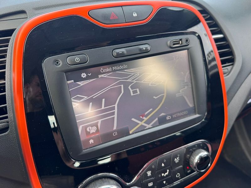 Renault Captur (2016) 0,9 TCE 66 KW ROZVODY USB NAV - fotka 24 z 42