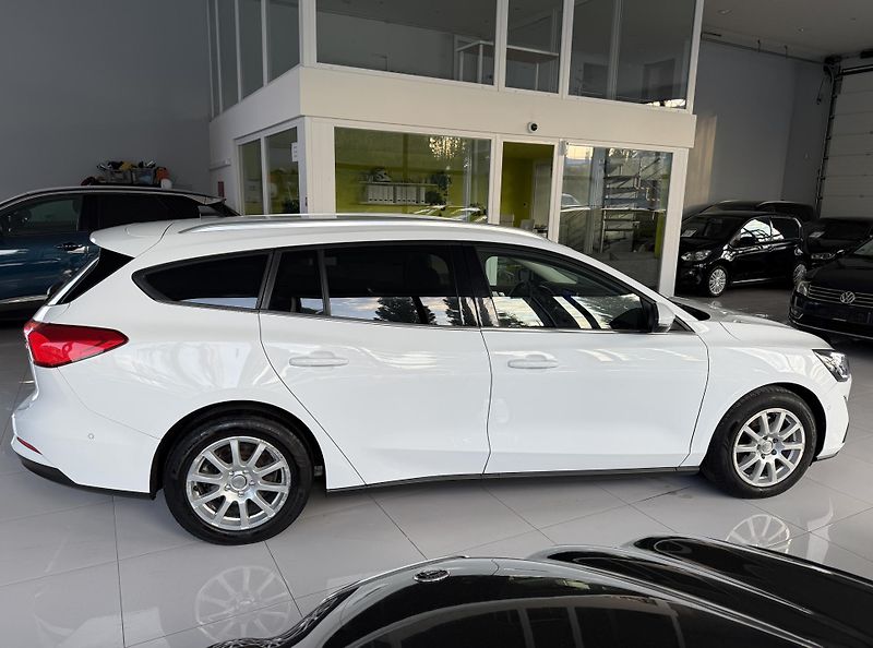 Ford Focus (2020) - fotka 6 z 29