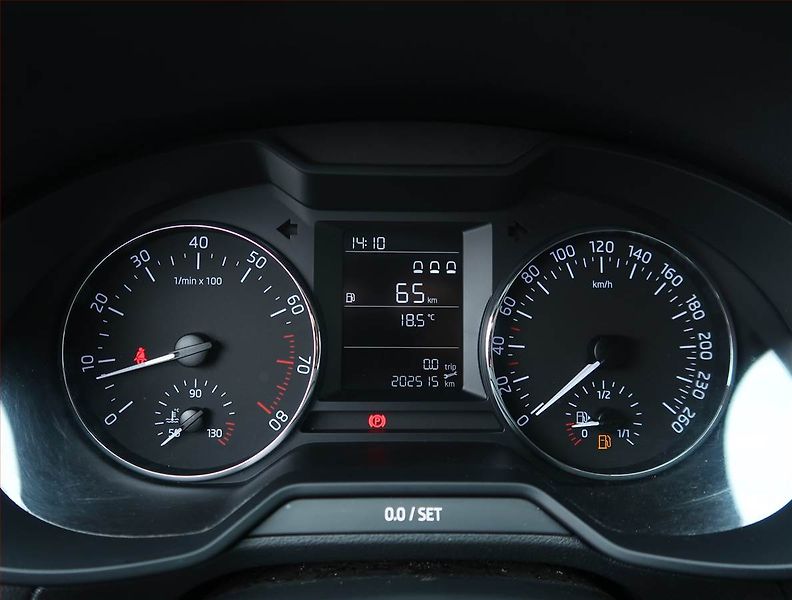 Škoda Octavia (2013) 1.2 TSI, Serv.kniha - fotka 11 z 15