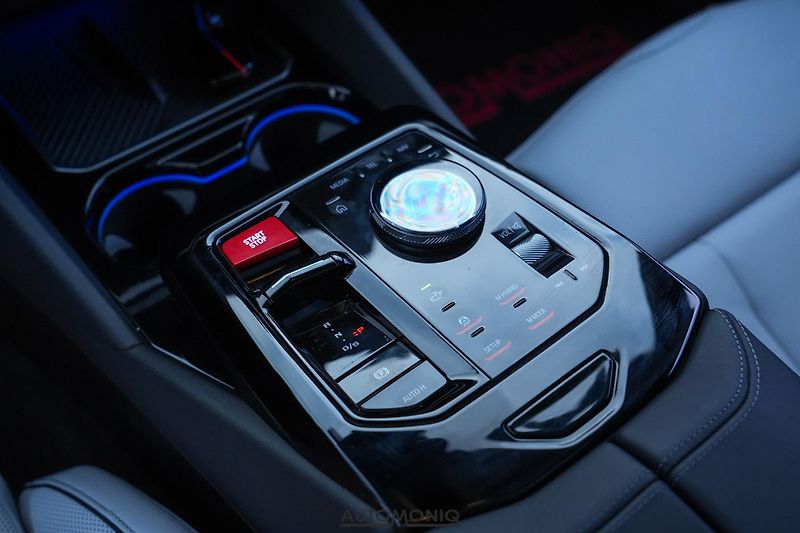 BMW M5 (2026) Touring xDrive M Drive,Pano - fotka 16 z 36