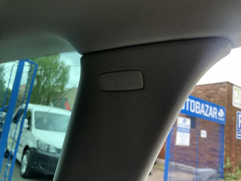 Volkswagen Golf (2011) 2,0TDi STYLE nez. rezervace - fotka 62 z 68