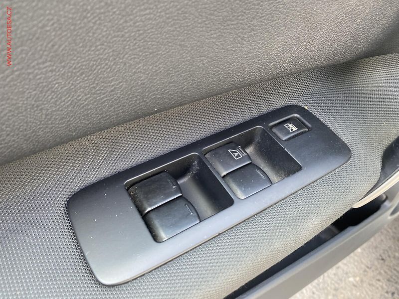 Nissan Qashqai (2011) 1.5dCi, Acenta, TZ - fotka 13 z 16