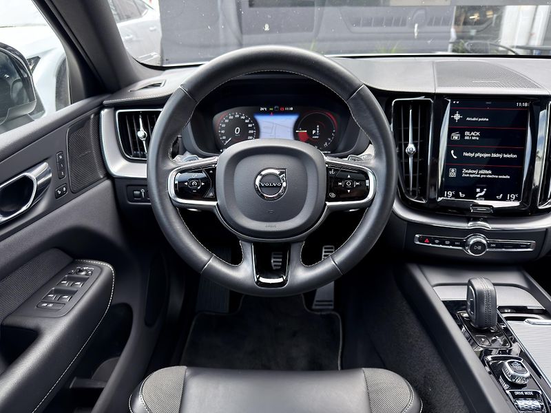 Volvo XC60 T8 AWD POLESTAR engineered - fotka 19 z 52