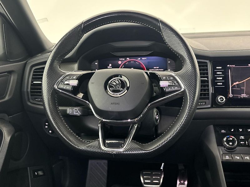 Škoda Kodiaq SportLine 4x4 DSG - fotka 18 z 29