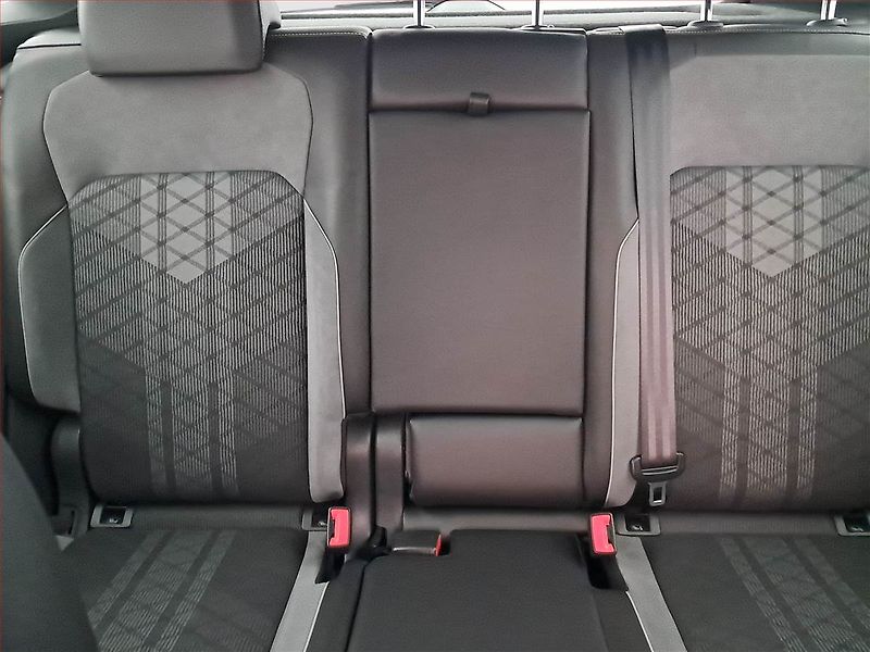 Volkswagen Tiguan (2021) R-Line 2.0 TDI - fotka 10 z 18