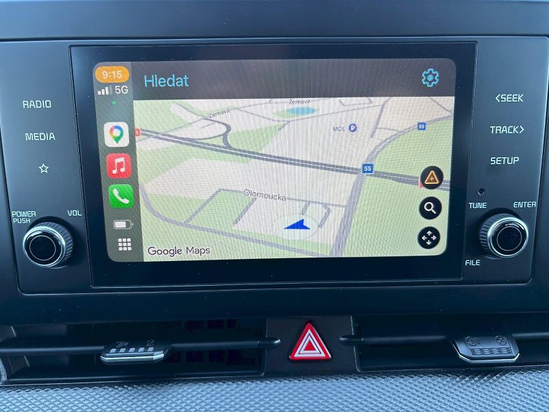 Kia Sportage (2022) 1.6 T-GDI 110kW - fotka 19 z 35