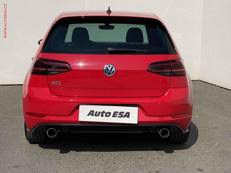 Volkswagen Golf (2018) 2.0 TSi, GTi, DSG, LED - fotka 5 z 20