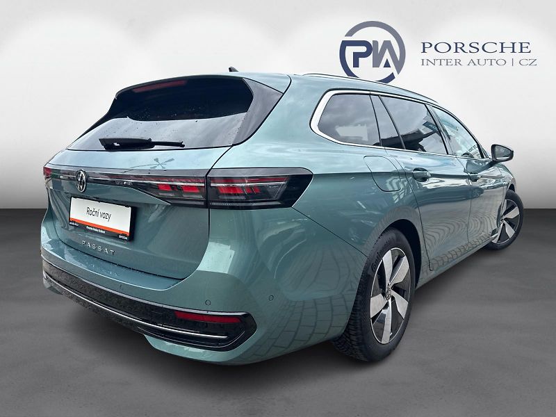 Volkswagen Passat Elegance 2.0 TDI 110 kW DSG Va - fotka 2 z 25