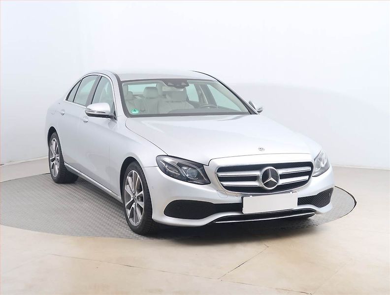 Mercedes-Benz Třídy E (2018) E 350 d 4MATIC - fotografie inzerátu