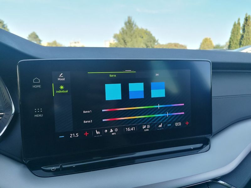 Škoda Octavia (2021) 1.4 TSi iV PHEV 150kW Plug in - fotka 22 z 39