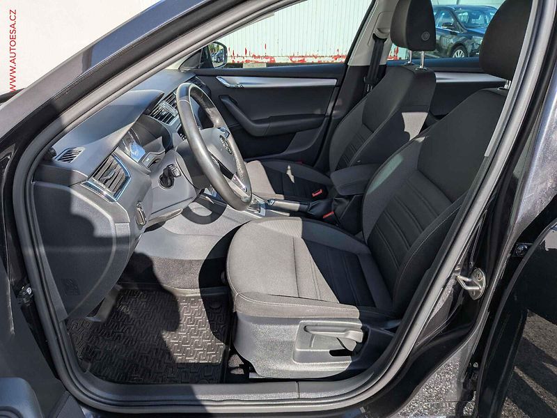 Škoda Octavia (2019) 1.5TSi, ČR, AC, výhřev sed - fotka 10 z 15