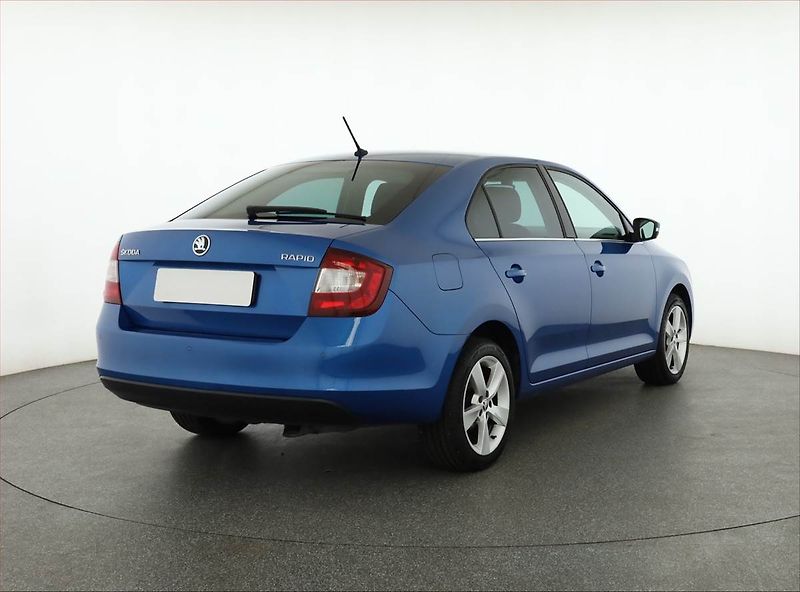 Škoda Rapid (2017) Style 1.0 TSI, ČR,1.maj - fotka 5 z 17