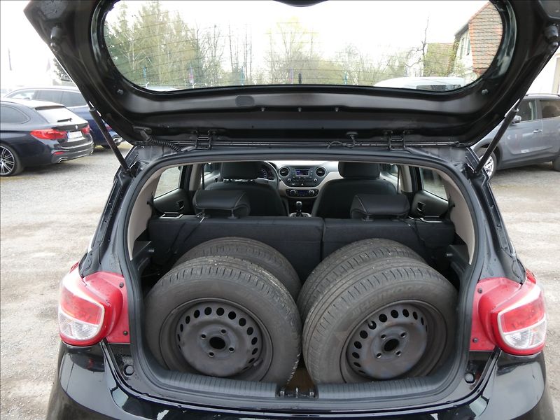 Hyundai i10 1,0 i 1.majitel,serviska,2x ko - fotka 16 z 38