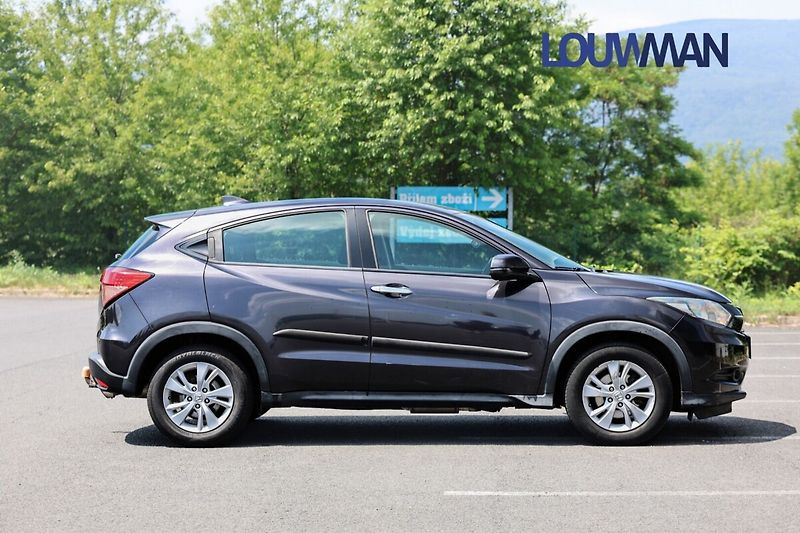 Honda HR-V 1.5 i-VTEC Elegance - fotka 23 z 23