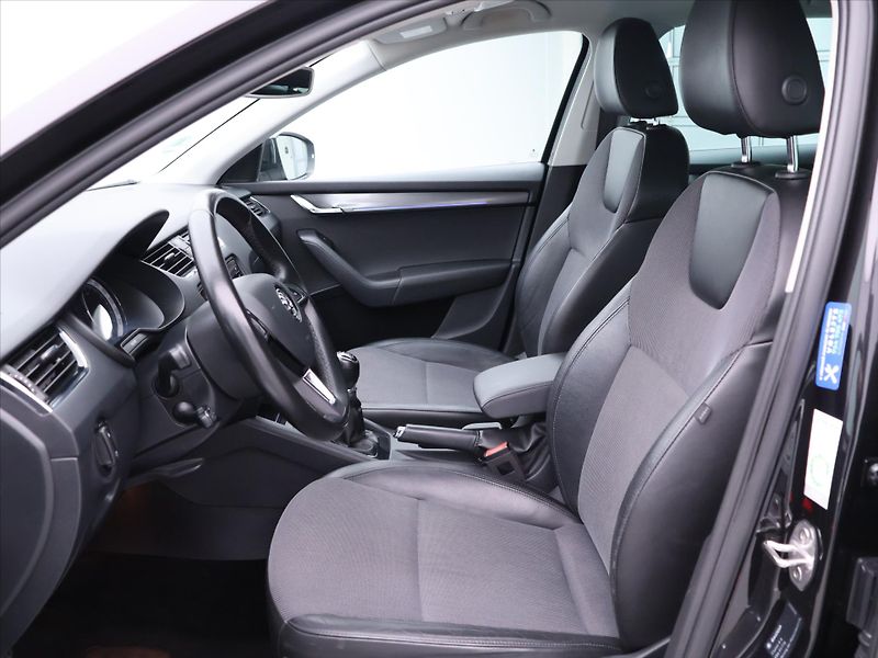 Škoda Octavia 2,0 TDI 110kW Style LED - fotka 10 z 25