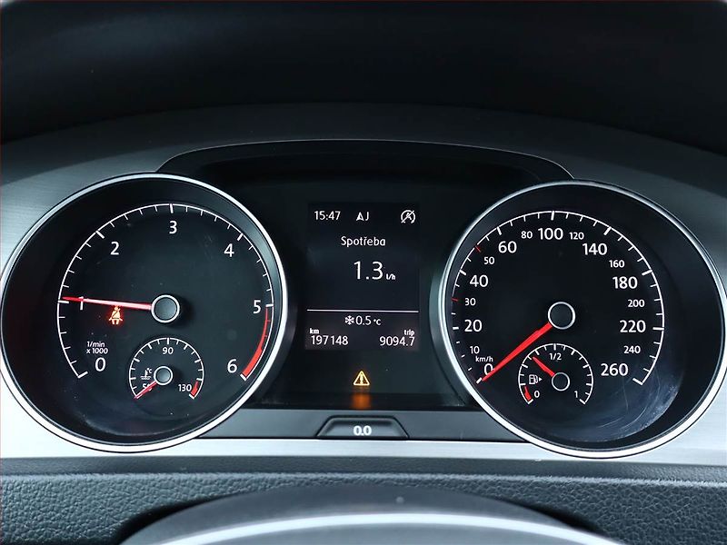 Volkswagen Golf (2015) 1.6 TDI, Automat, Navi - fotka 9 z 14