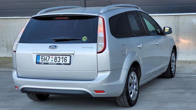 Ford Focus 2,0i LPG do 2032 - fotka 12 z 20