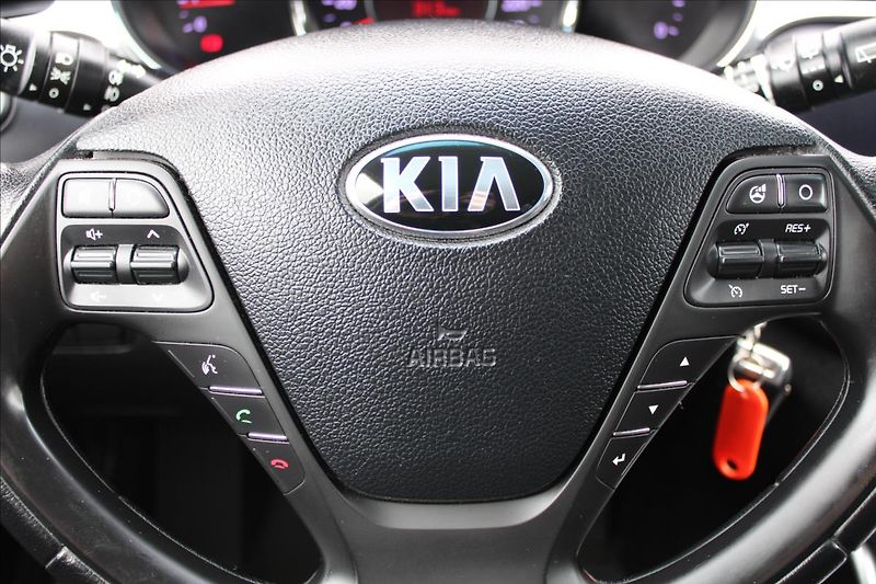 Kia Ceed 1,6 CRDi  ČR,COMFORT PLUS - fotka 13 z 31