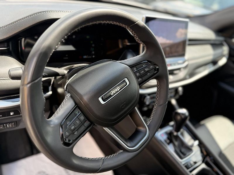 Jeep Compass (2022) 1.3 T4 PHEV REZERVOVÁNO - fotka 52 z 55