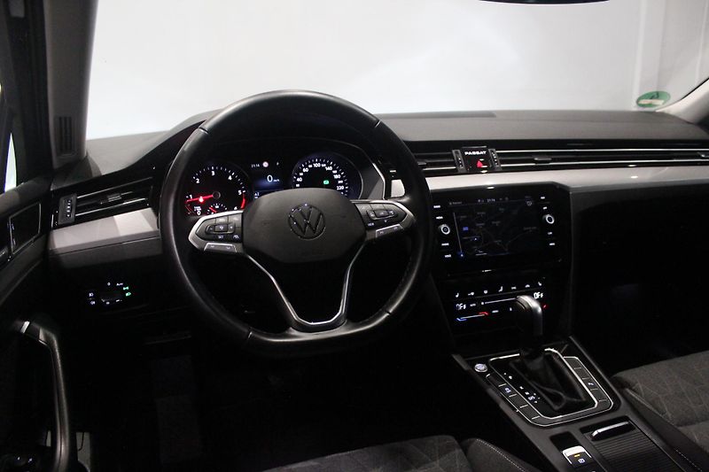 Volkswagen Passat (2023) 110kW, Tažné, Nezávislé topení - fotka 20 z 34